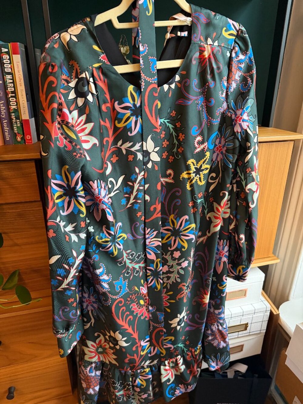 Long Sleeve Printed Silk Twill Shift Dress from Tory Burch - Size 8